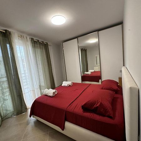 Diem Apartment Near Pazari I Ri Tirana Exterior photo
