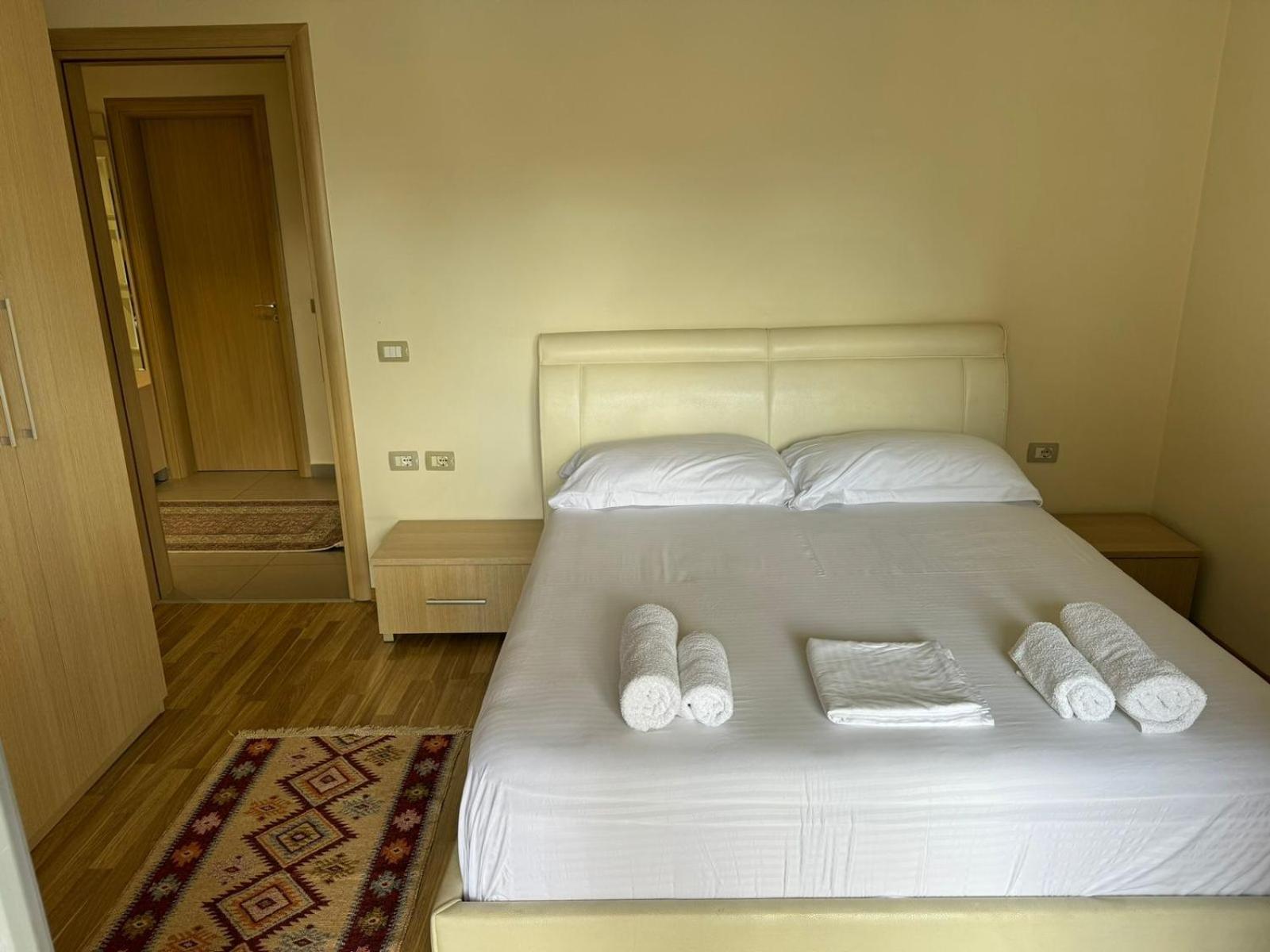 Diem Apartment Near Pazari I Ri Tirana Exterior photo